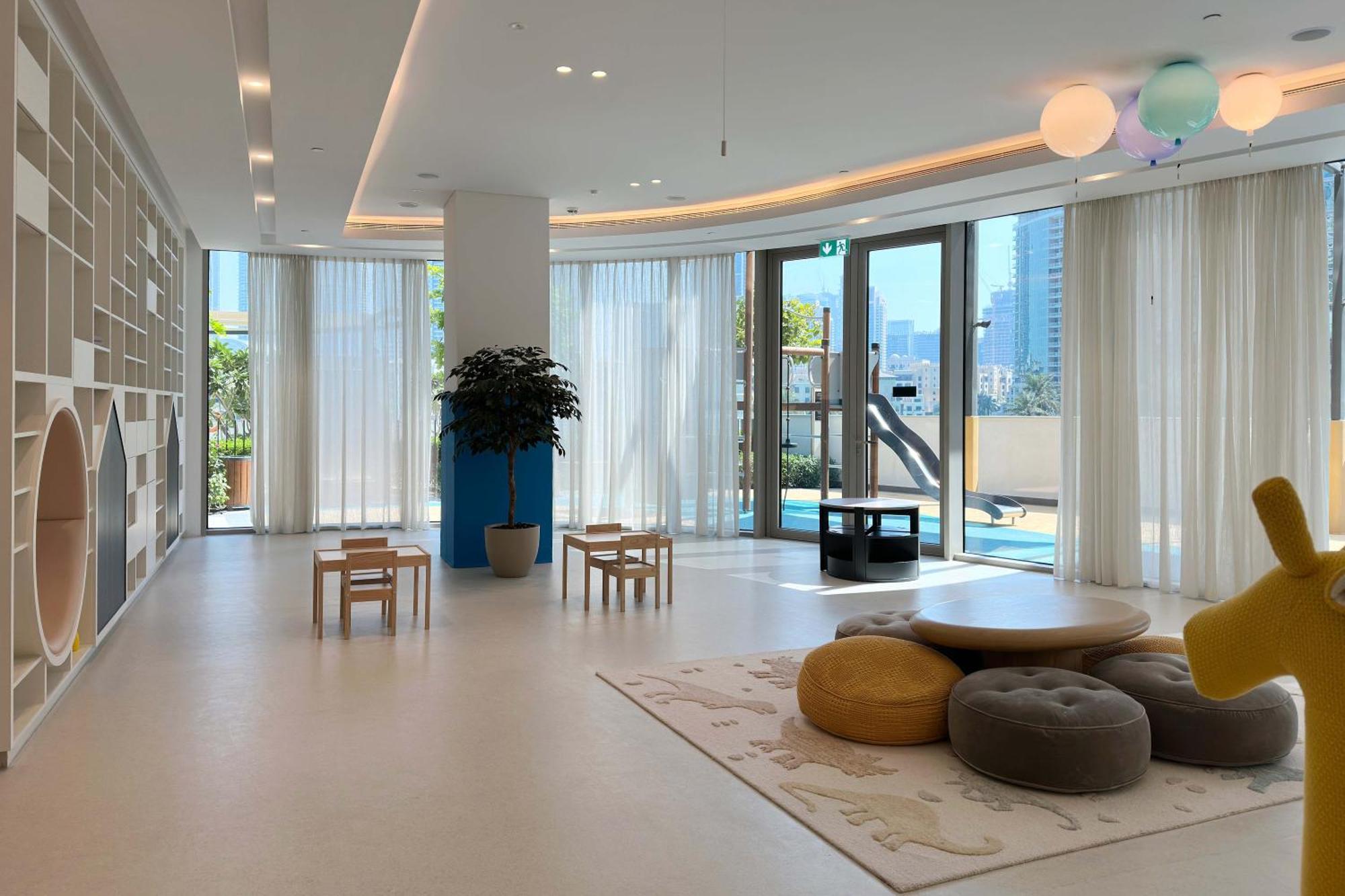 Vakantiehuis Stylish Downtown Stay, Prime Location Near Burj Khalifa Dubai